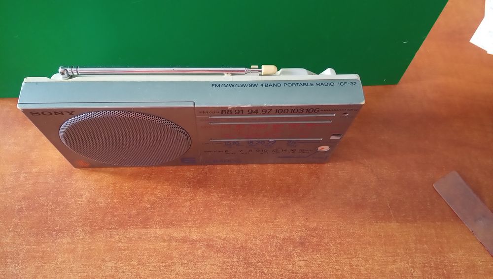 SONY ICF-32 4-бандово преносимо радио Внос от Англия