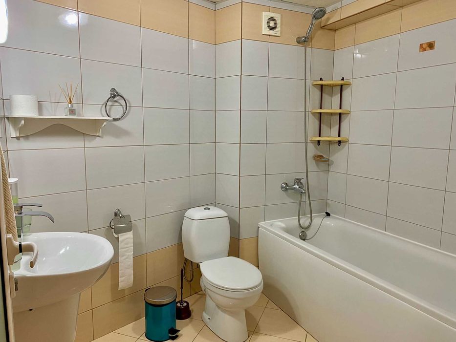 Дава се под наем Тристаен апартамент в к.к. Слънчев бряг - 90 кв.м за 96.9 € - Снимка #12