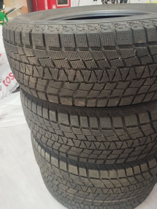 Продам шины (липучка) 235/60R18