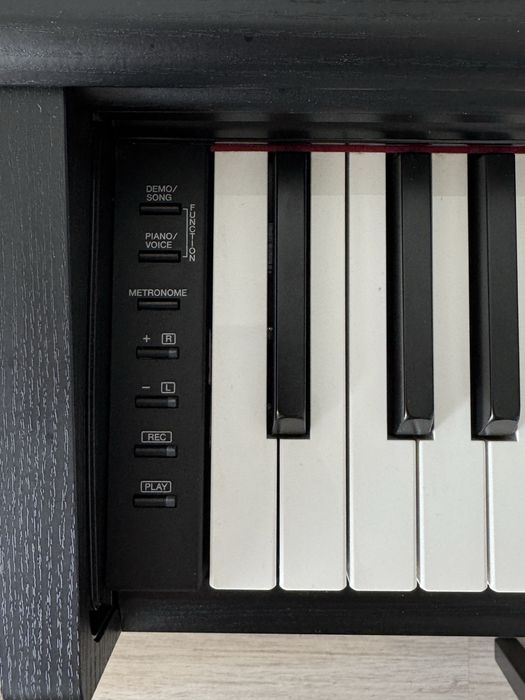 Yamaha Arius YDP-144 black
