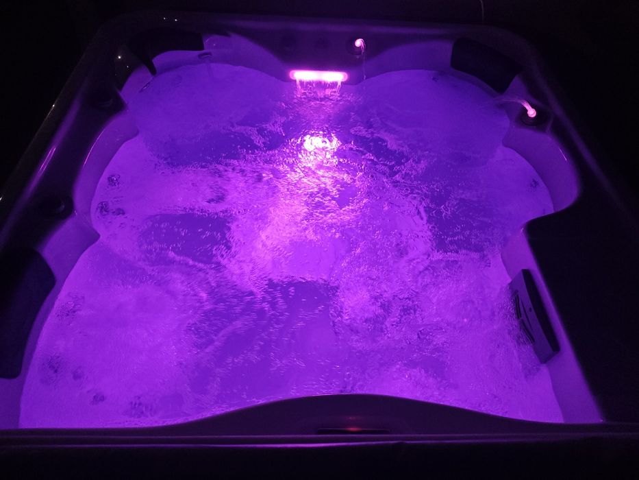 Jacuzzi exterior 5 persoane