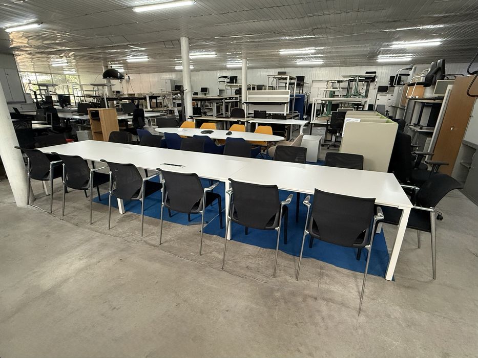 Конферентна маса Steelcase + 14 стола Vitra – немско качество