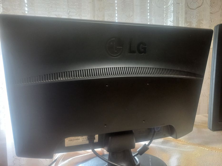 Монитор LG 60hz full hd