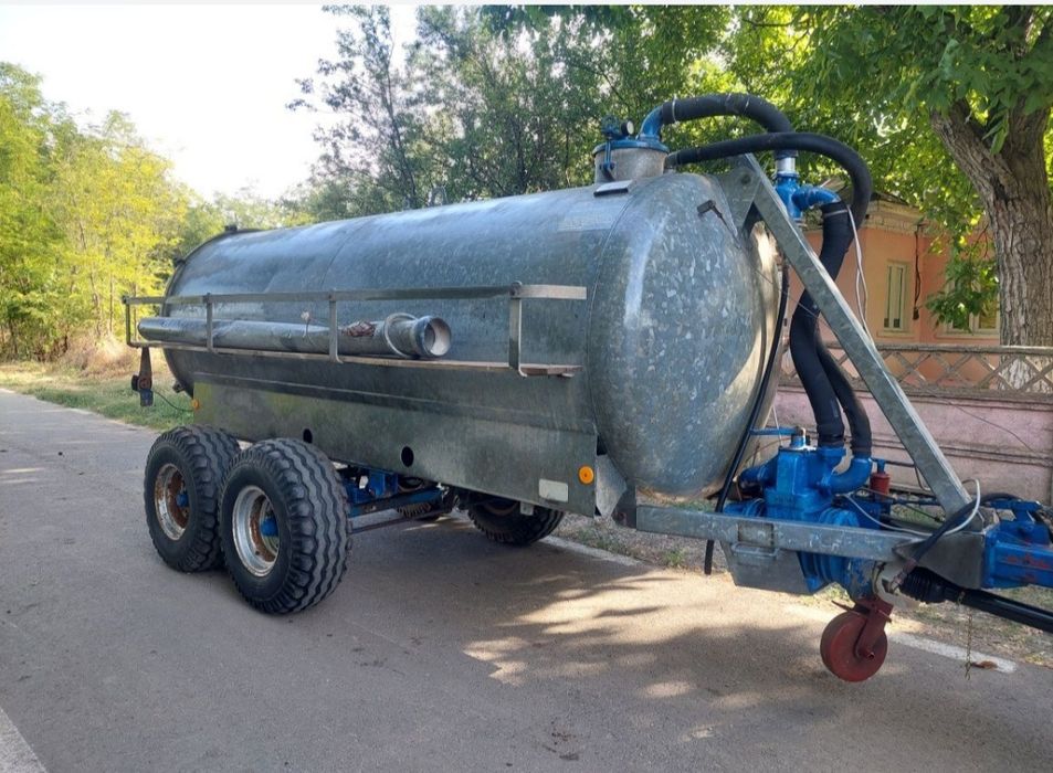 Remorca basculabila cisterna vidanja