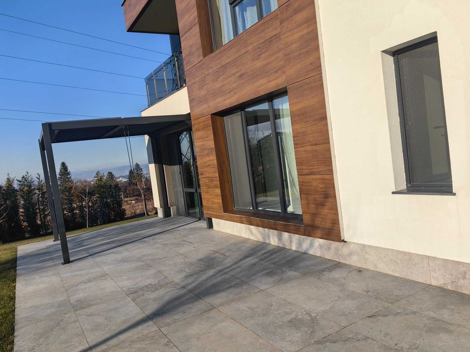 Дава се под наем Тристаен апартамент в София, Център - 110 кв.м за 1495.83 € - Снимка #14