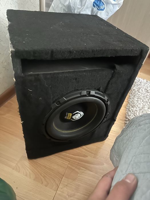 Продам усилок и саббуфер