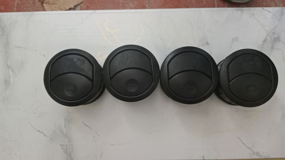 Spark difektor yangi Gm sotiladi xammasi 100000som