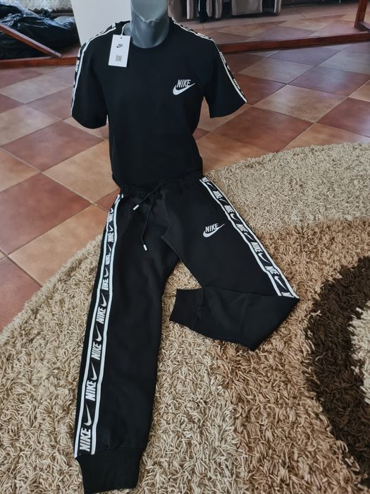 Compleuri bărbați Nike!
