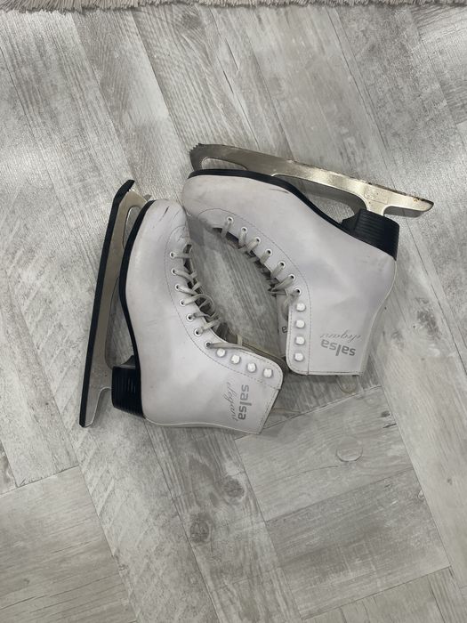 Коньки  фигурные