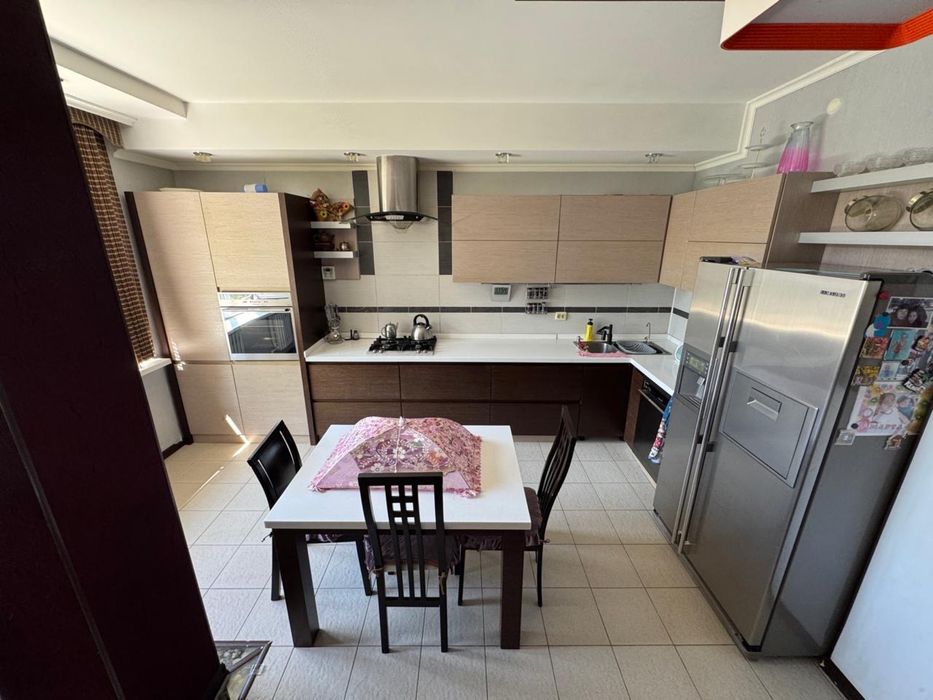 Продам 3 комнатную квартиру