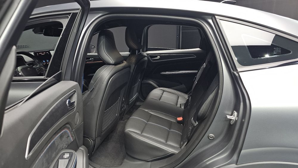 Renault-Korea (Samsung) Arkana 1.6 E-TECH Esprit Alpine