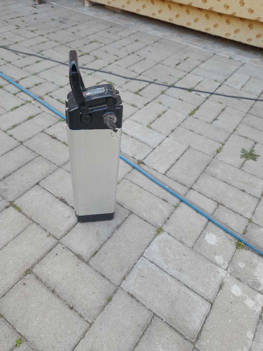 Vand baterie bicicleta 36Vsi 17,5A pentru reparat