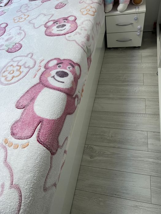 Vand pat cu saltea si noptiere