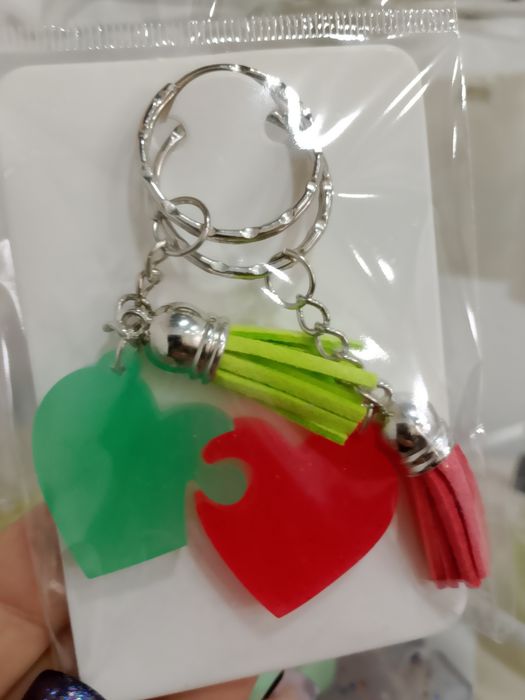 Ръчно изработени бижута и аксесоари от смола