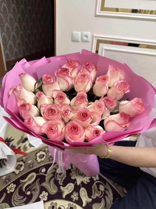 Гүлдер.  цветы 20шт розы метровыц каждый