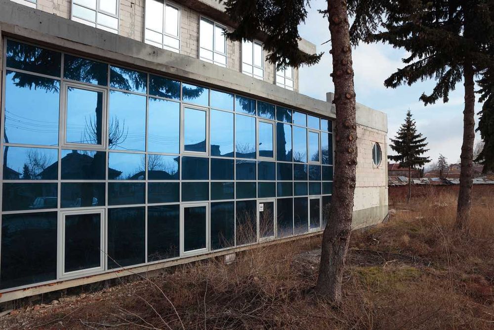 Продава се Офис в с. Лесново, Област София-област - 1634 кв.м за 437 €/кв.м - Снимка #2