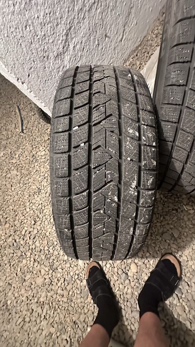 Зимние шины срочно продается.