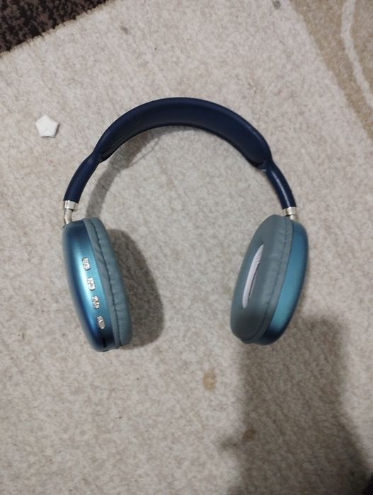 Наушник рабочий в хорошем состоянии