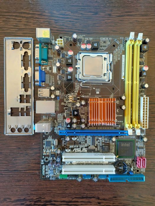 Placa ASUS, socket 775 + Core2Duo E7300,testata