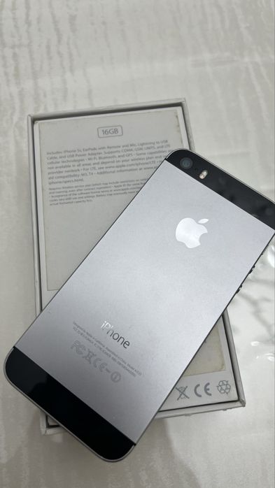 iPhone (Айфон) 5c в отличном состоянии