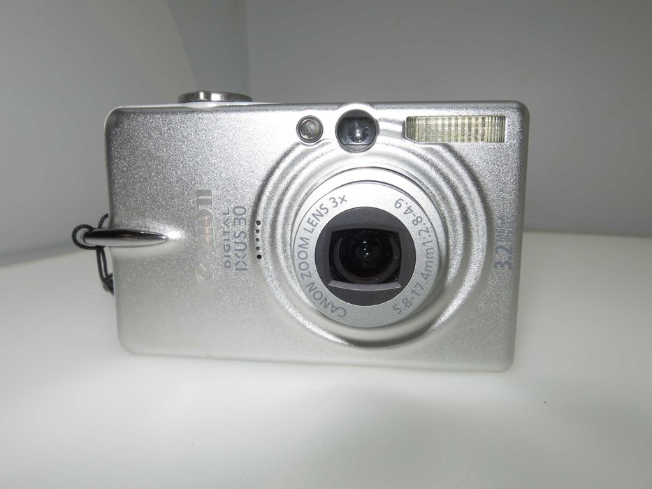 Canon IXUS 30 компактен фотоапарат, мини цифрова камера, като нов