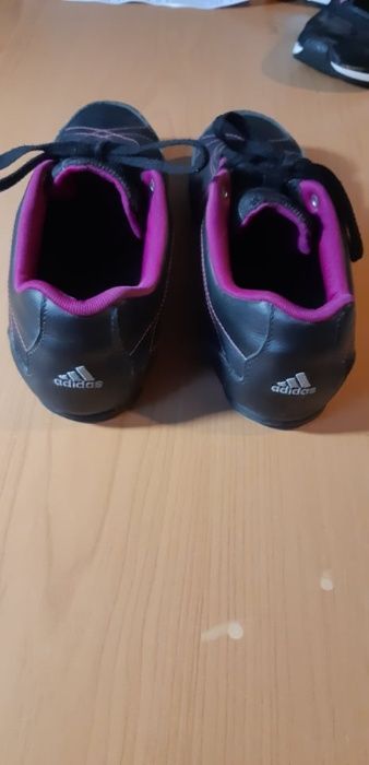 Маратонки Adidas от естествена кожа 45 лв.