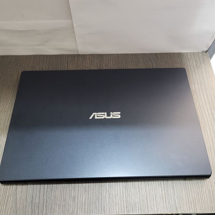 Asus VivoBook Mocan Amanet