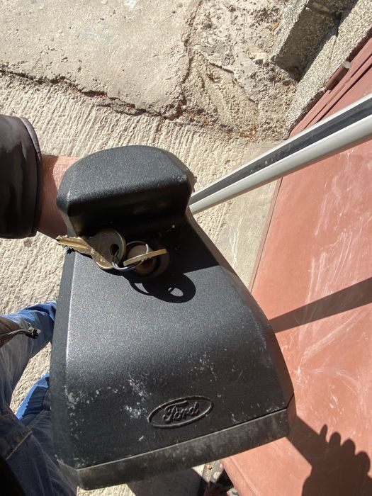 Греди с багажници за ски Ford