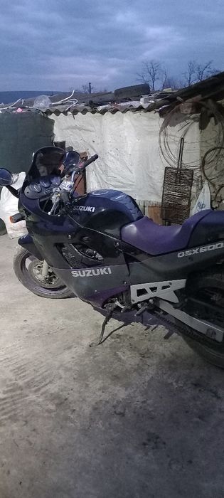 Suzuki gsx  600f