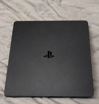 Продается PS4 fat