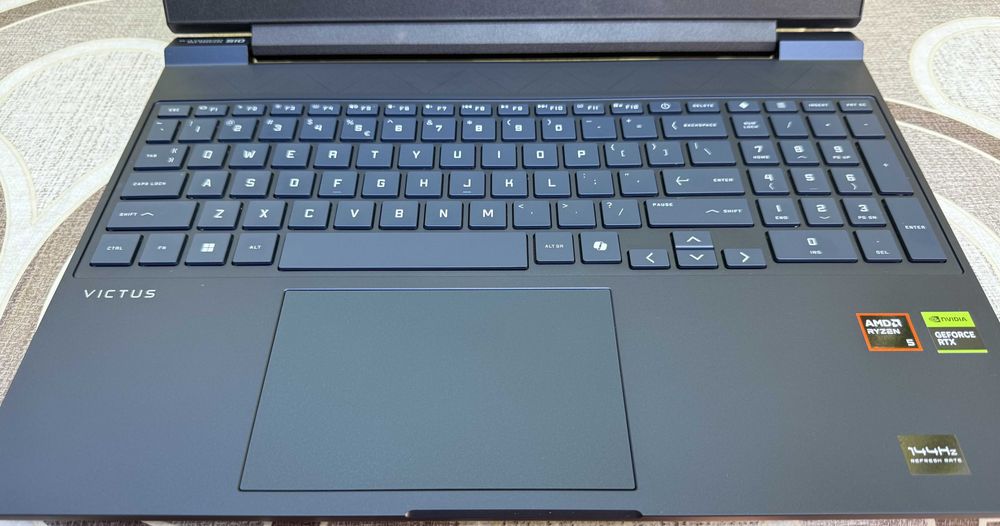 Laptop Gaming HP Victus 15 | Ryzen 5 (5GHz) | RTX 5050 8GB | 24GB RAM | 1TB SSD | NOU | Garanție 2 ani