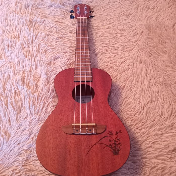 Продам укелеле,  новая