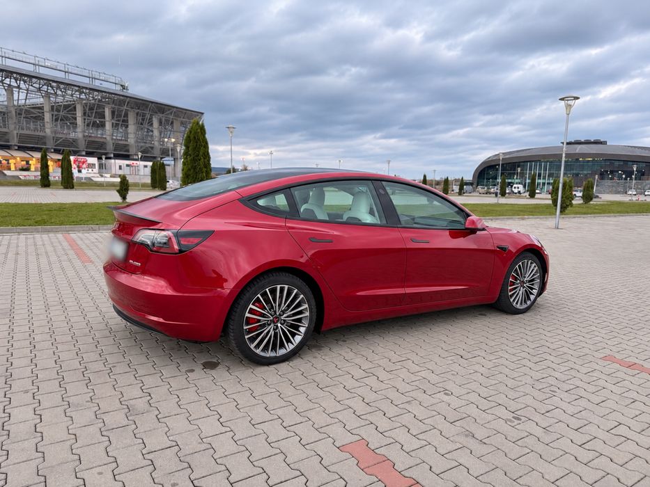TESLA Model 3 2023 — imagine 3
