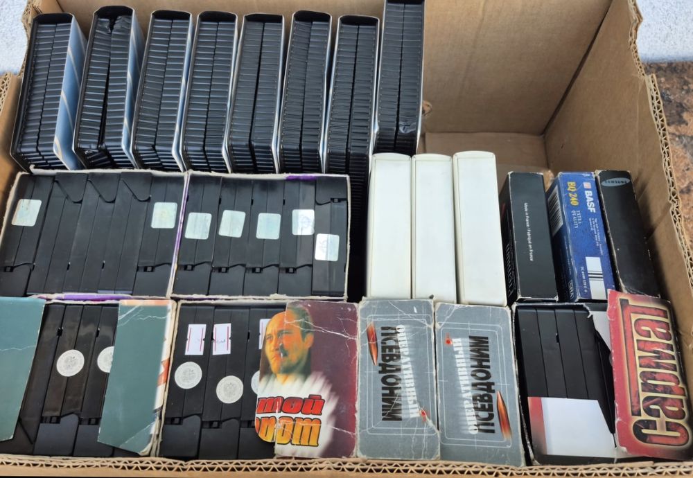 Vând 39 casete video VHS originale colectie filme,seriale limba Rusa