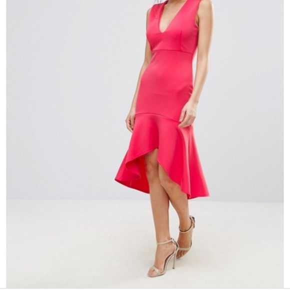 Нова рокля Club of London