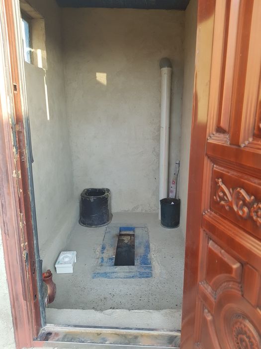 Жер үй сатылады.