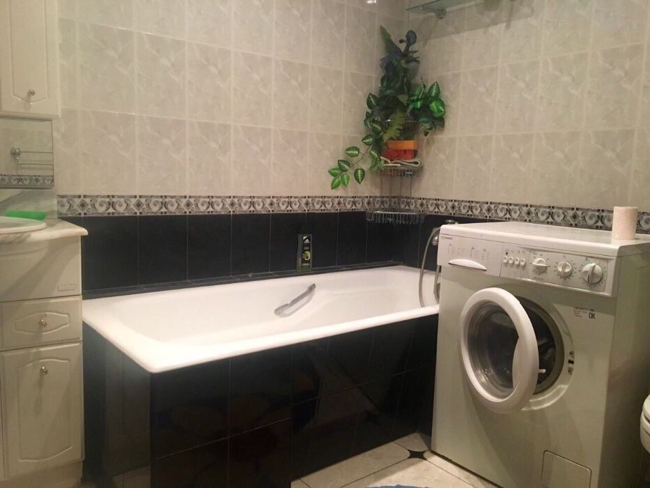 Беруний метро Шайхонтахурский район 2 комнатная  сотилади