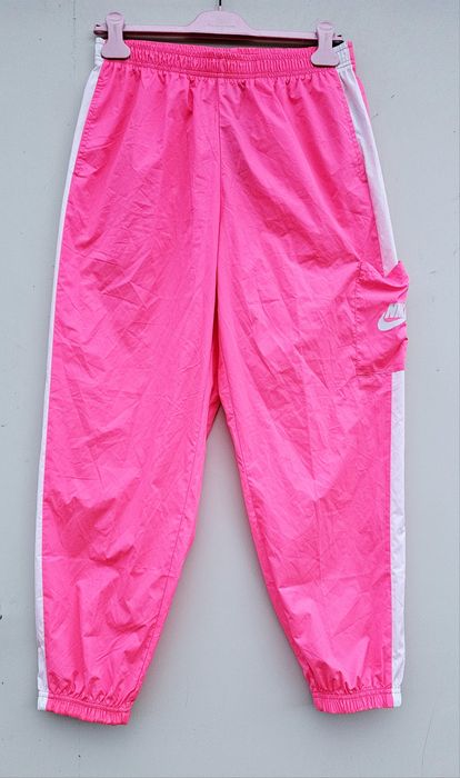 Nike оригинална дамска долница материя шушляк нова М размер