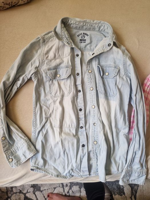 Две детски ризи 134/140см