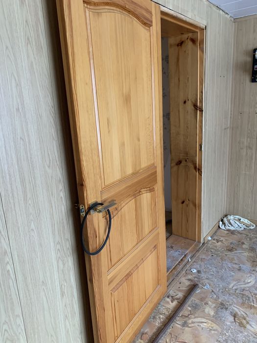 Продам двери из натурального дерева