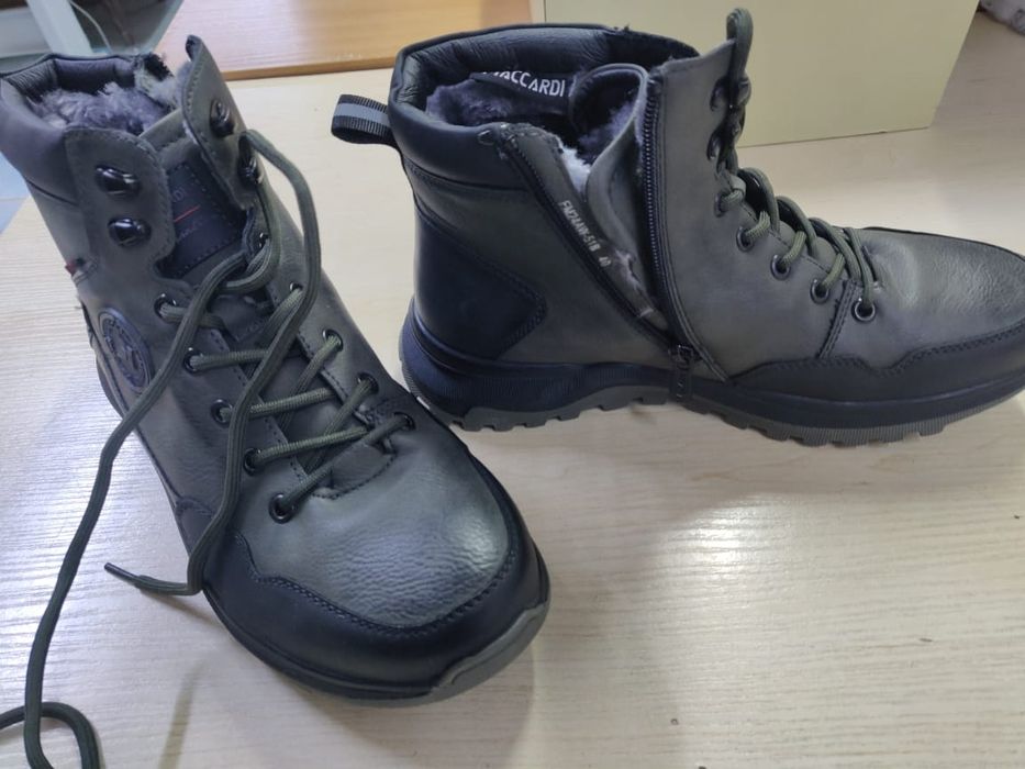 Новые зимние ботинки 40 рр