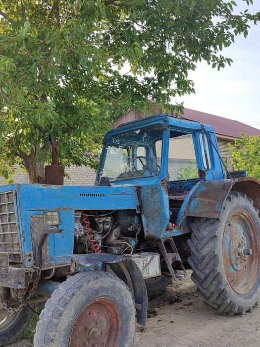 MTZ traktor sotiladi