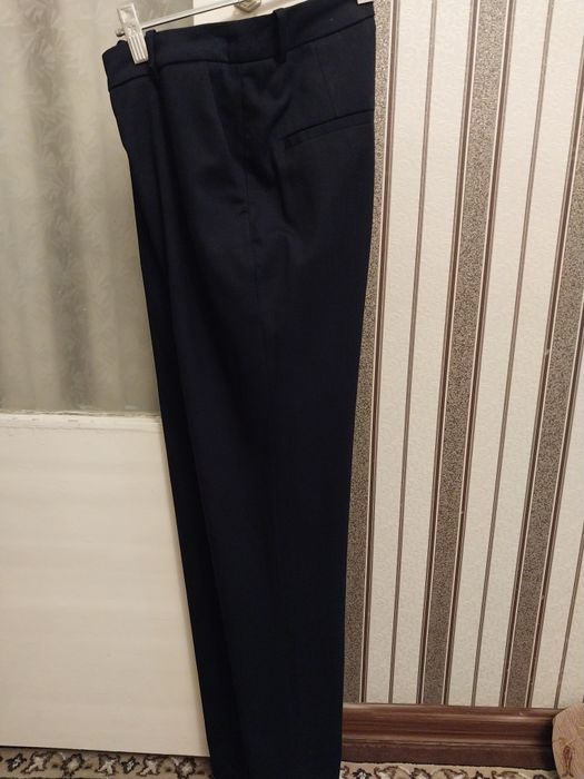 Брючный костюм. Женская