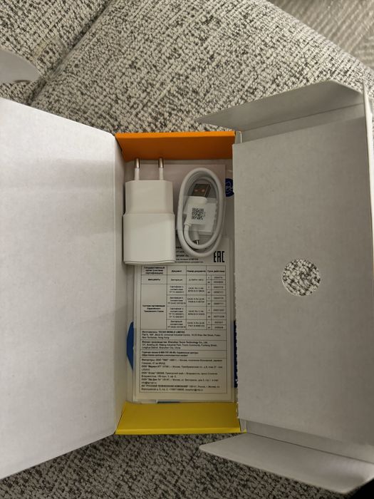 Телефон Tecno Spark Go 1