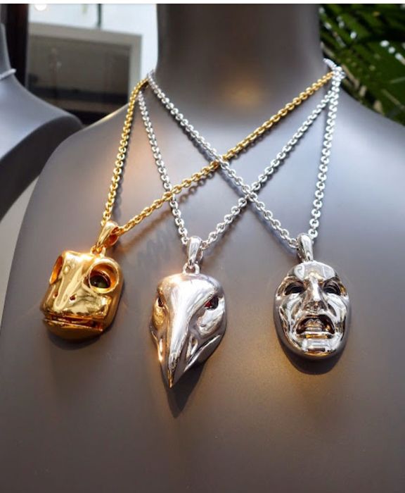 Simon Harrison медальон колие гарван