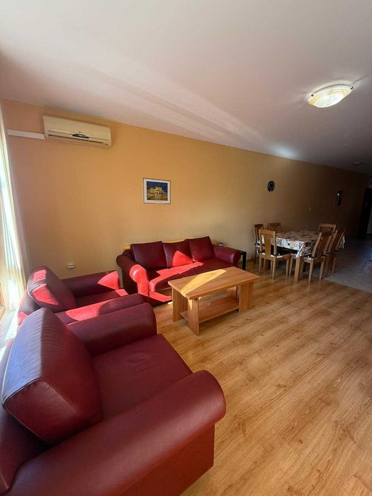 Тристаен апартамент в Обзор