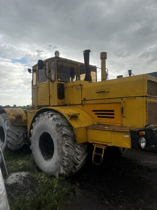 Продам К-700 договорная