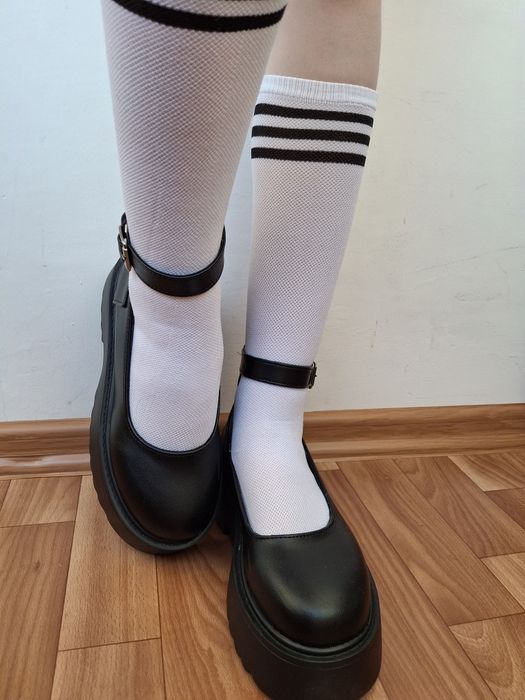 Туфли с ремешком 36 размер .