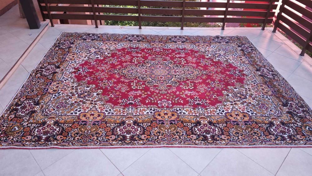 Персийски килим - голям.