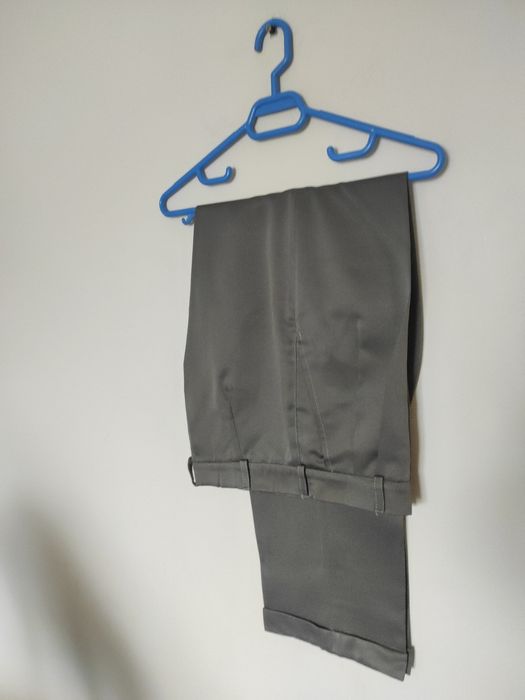 Pantaloni barbati, modele diferite, marimi diferite, nunate diferite